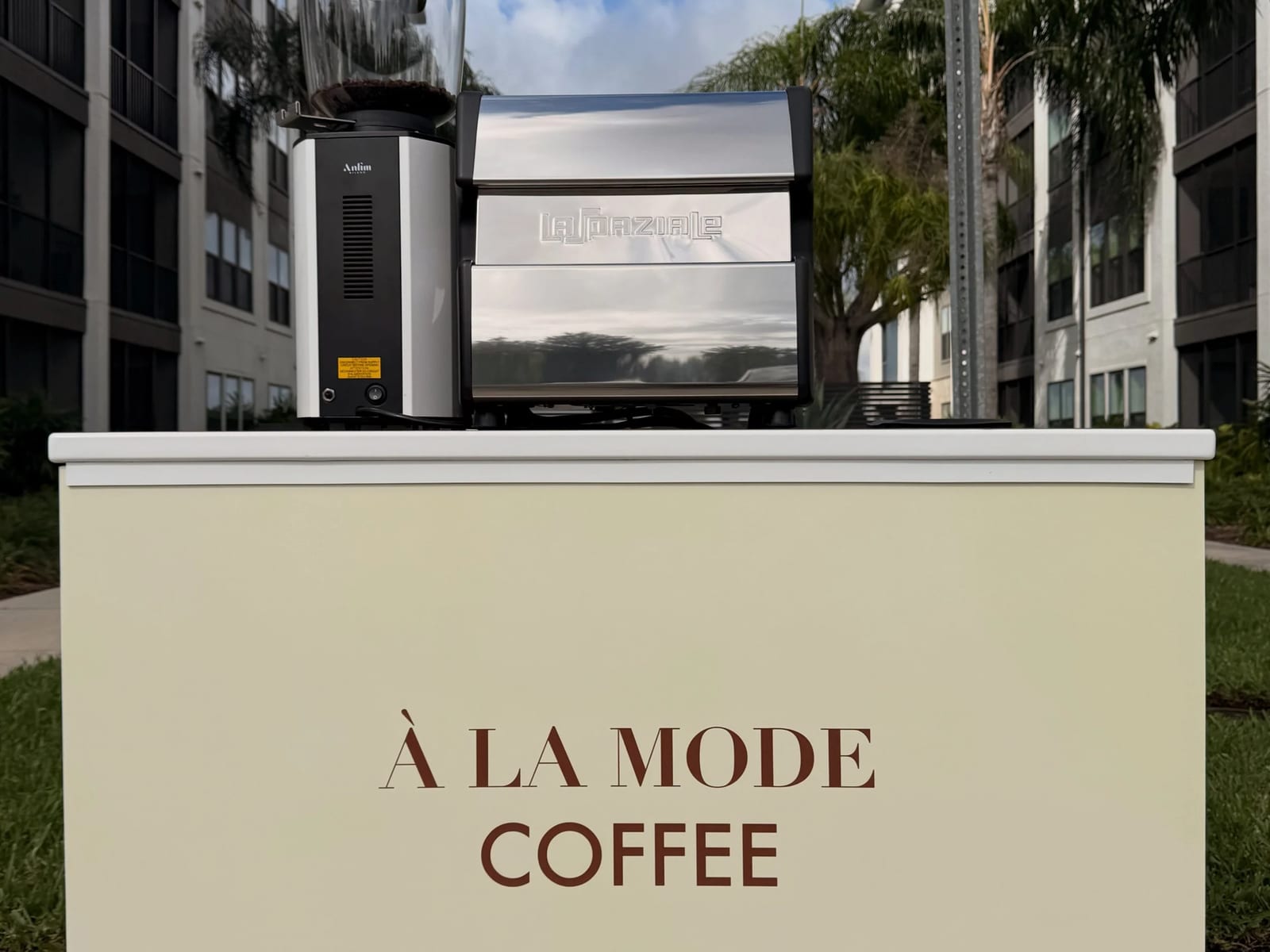 A La Mode Coffee at an event