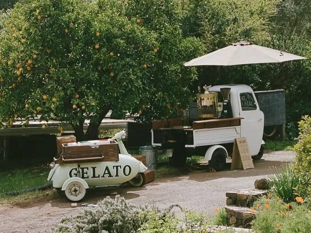 Cafe Apae Service Co at an event